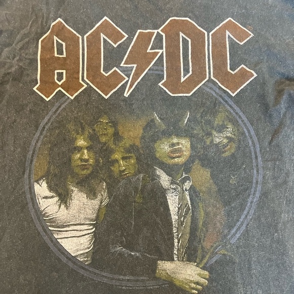 AC/DC vintage feel Graphic T-Shirt - size medium - Picture 2 of 4